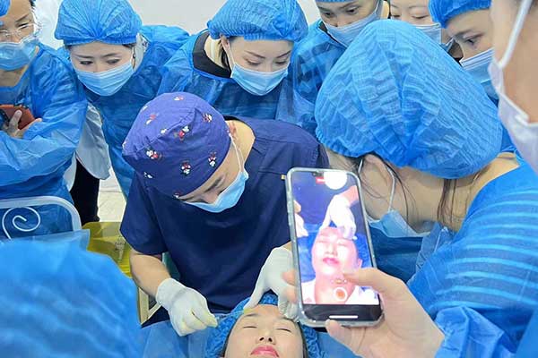 哈尔滨正规医美培训中心一定会让每个人的学习有所成长。